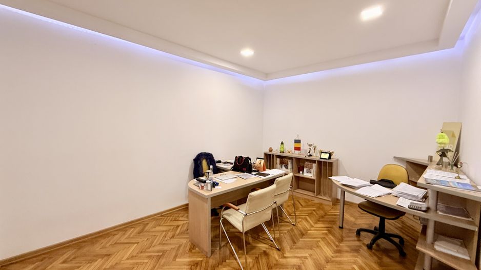 Piata Unirii Fantani Vila  500 mp utili curte 204 mp - Poză 10