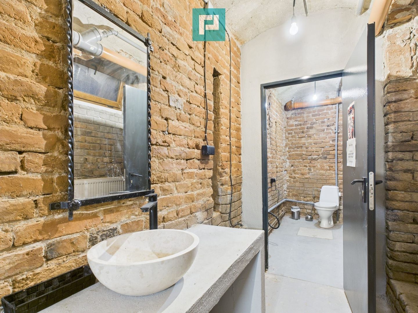 Eleganță subterană - pivniță exclusivistă Arad - Poză 29