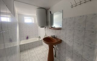 Murfatlar (COD 07)Casă bătrânească locuibilă cu teren de 300 mp - Poză 11