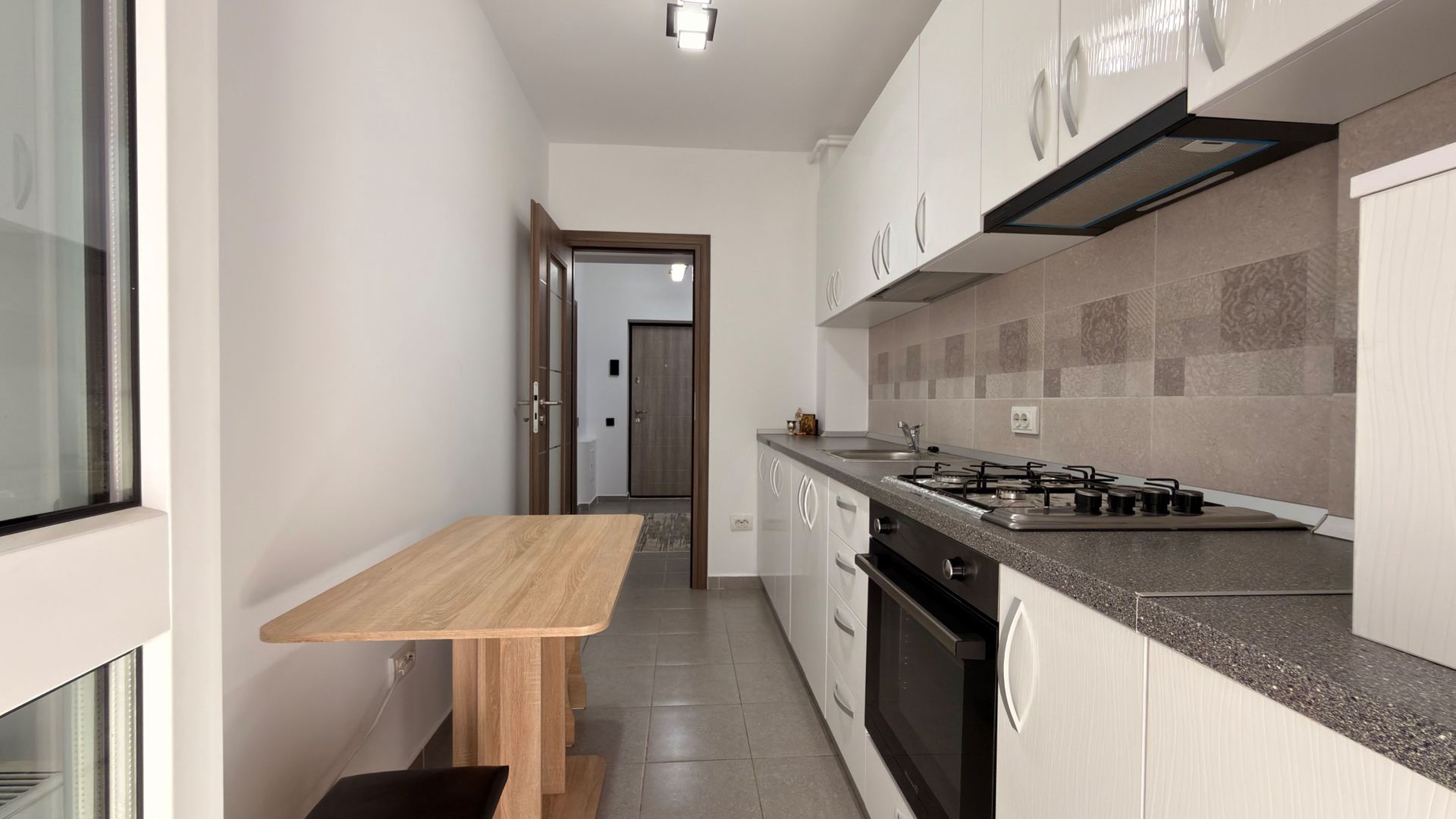 De Vânzare: Garsonieră Decomandată + Loc de Parcare Inclus | - Poză 3