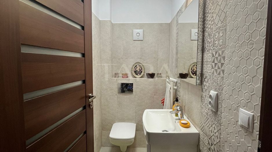 Casă Deosebită în Zona Gruia - Poză 4