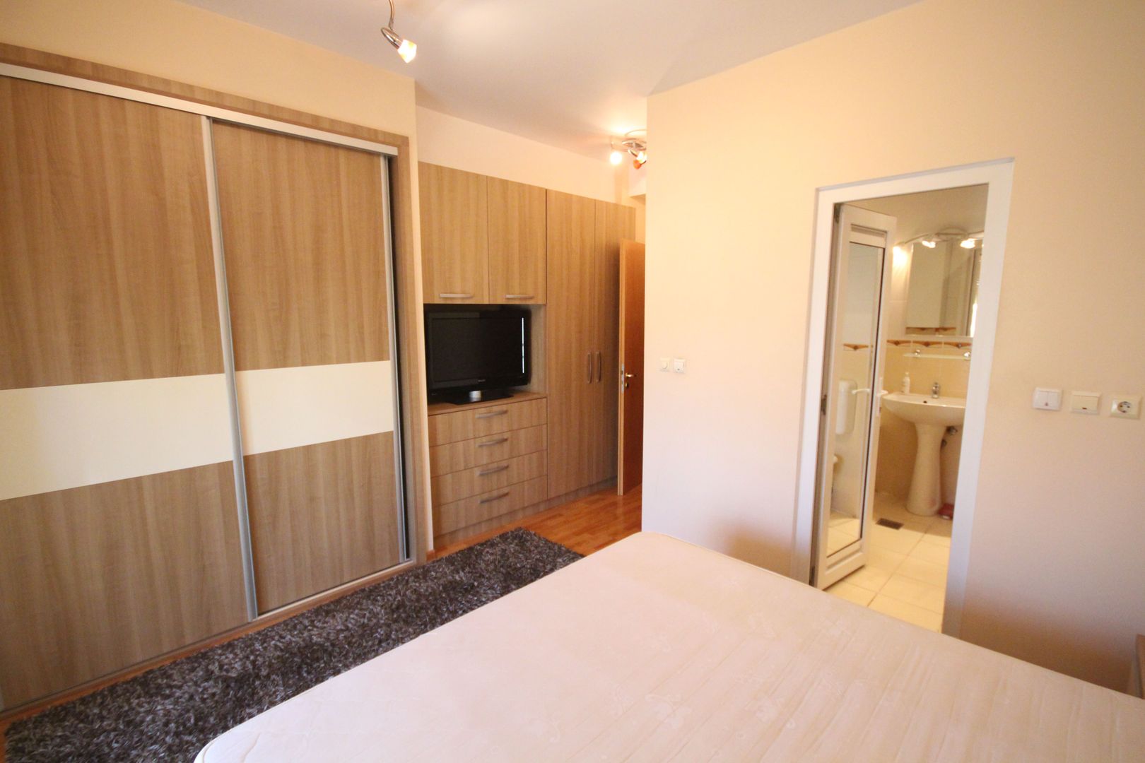 Spatios si primitor la 5 minute de Iulius Mall - Poză 6