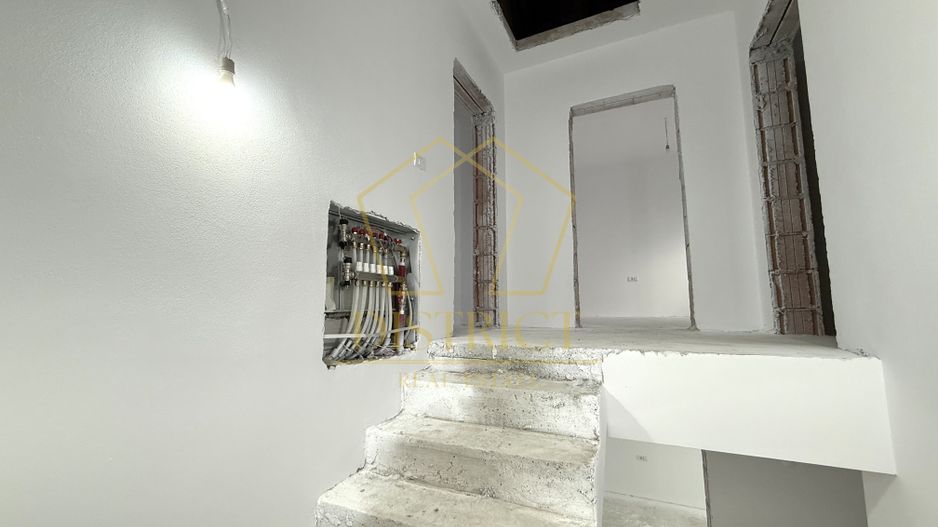 Duplex despartit prin camera tehnica cu 4 camere | Giroc - Poză 6