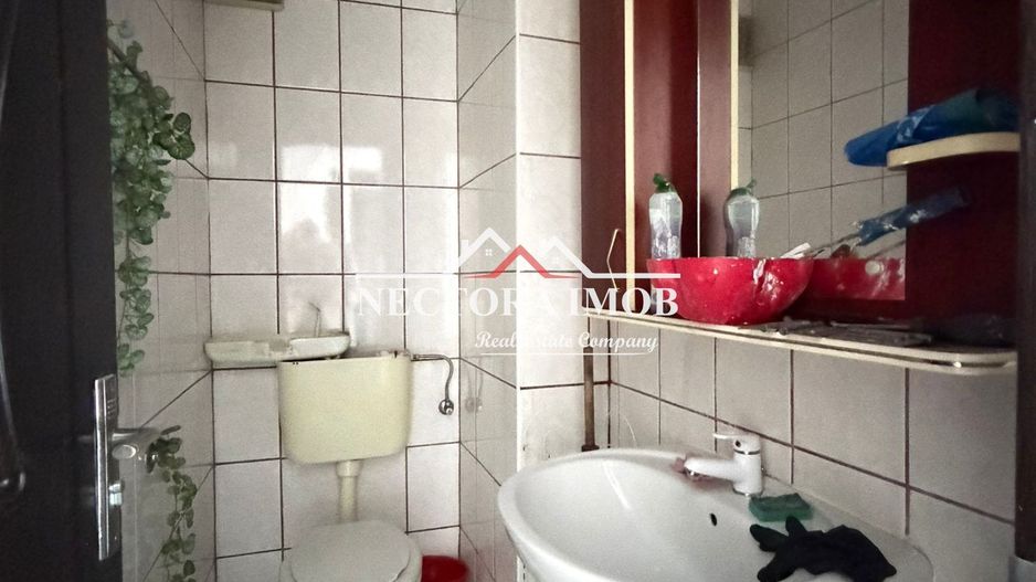 NECTORA IMOB-Apartament 3 camere, 2 bai, 3 balcoane, Zona Velenta,65mp - Poză 4