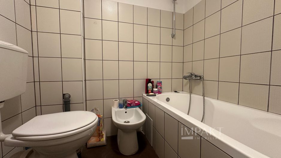 Imobil cu 5 apartamente separate, ideal pentru investitie - zona UMF! - Poză 28