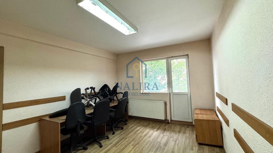 Vanzare apartament 2 camere - Piata Revolutiei - etaj 1 - Poză 2