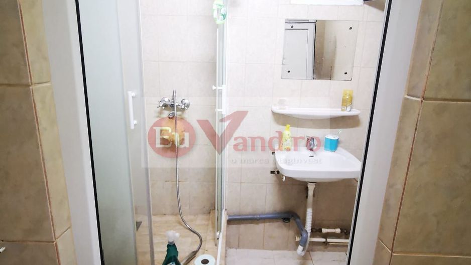 De inchiriat casa cu 2 camere, strada Romana, 300 euro - Poză 7
