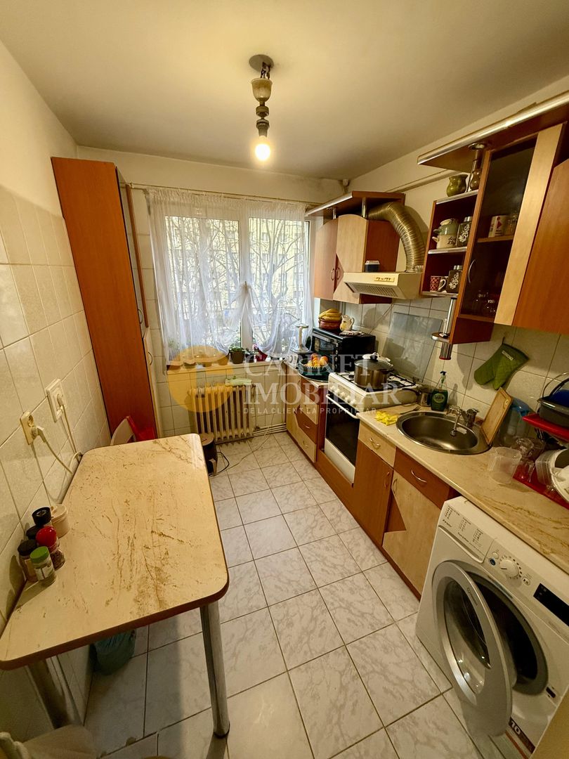 2 Camere Decomandat -  Etaj 2 - Bld. Alexandru Cel Bun - Poză 5