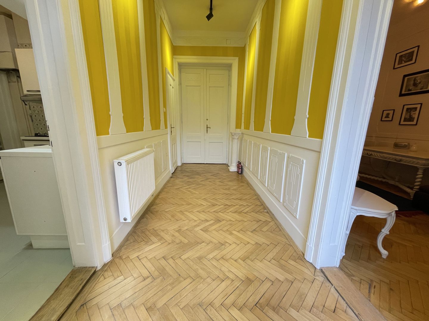 Apartament 4 camere spatios  in zona Sinaia - Poză 2