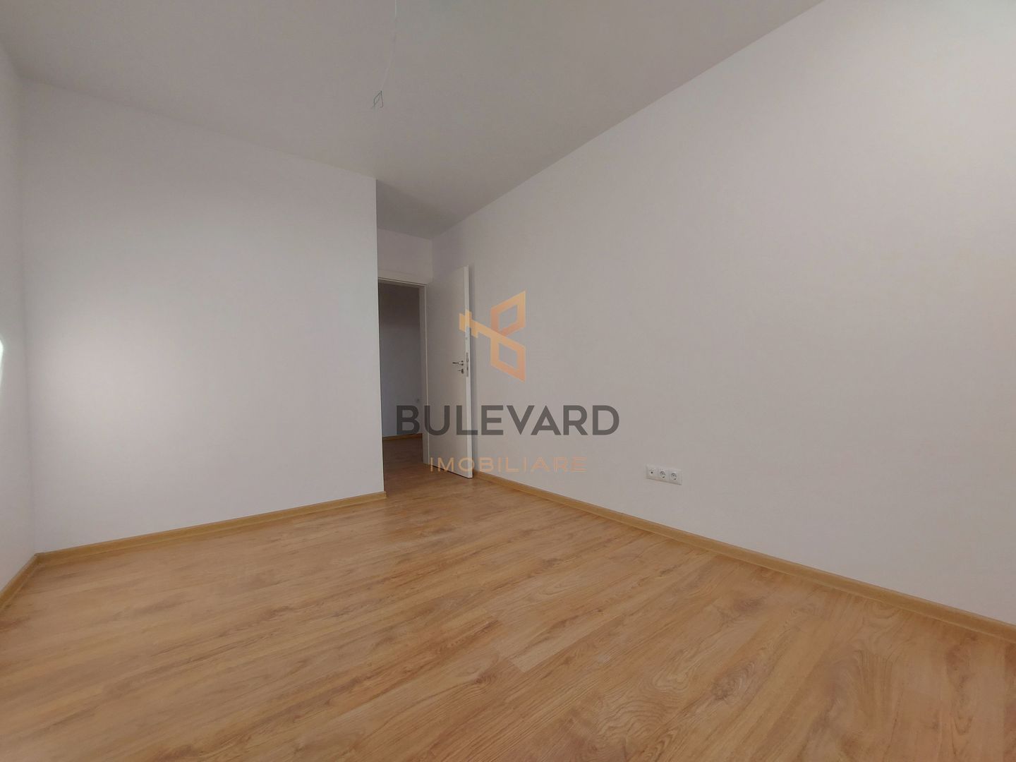 Apartament cu 3 camere finisat modern+parcare! - Poză 4