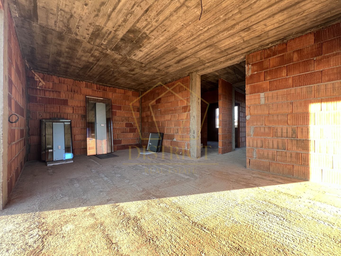 Duplex superb cu 4 camere despartit prin garaj | Chisoda | Pasha Garden - Poză 1