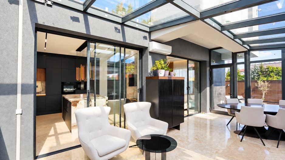 Casă spectaculoasă în Constanța | Design, tehnologie și confort - Poză 10