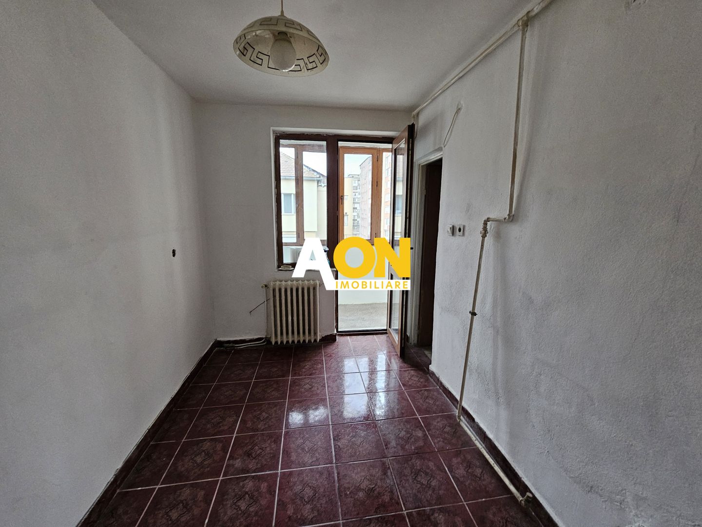 Apartament 3 camere, 78 mp utili, etaj 4 + pod + boxa 7 mp, Cetate - Poză 3