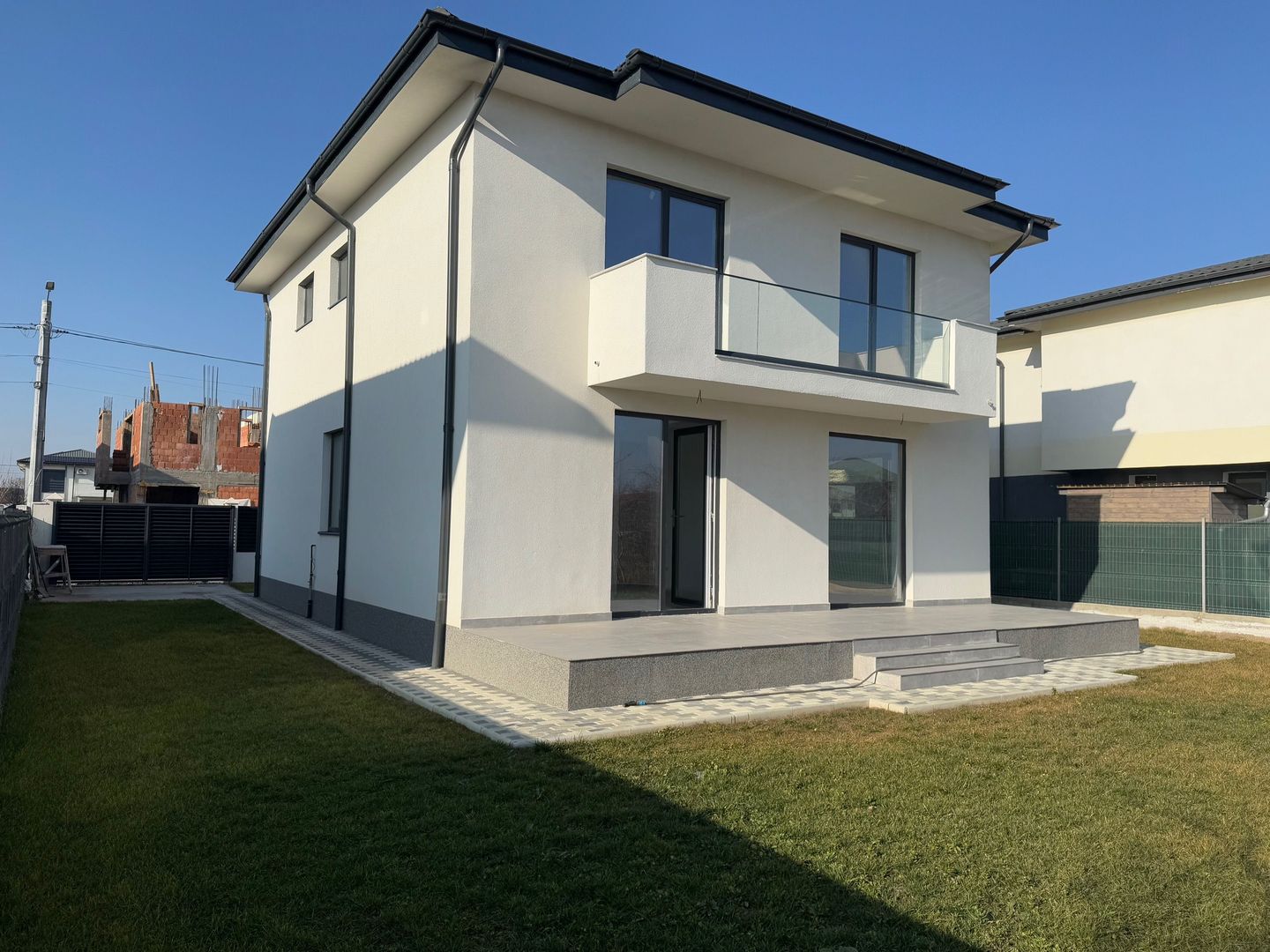 Vila Individuala Otopeni, CURTE 400m2, 0% COMISION - Poză 1