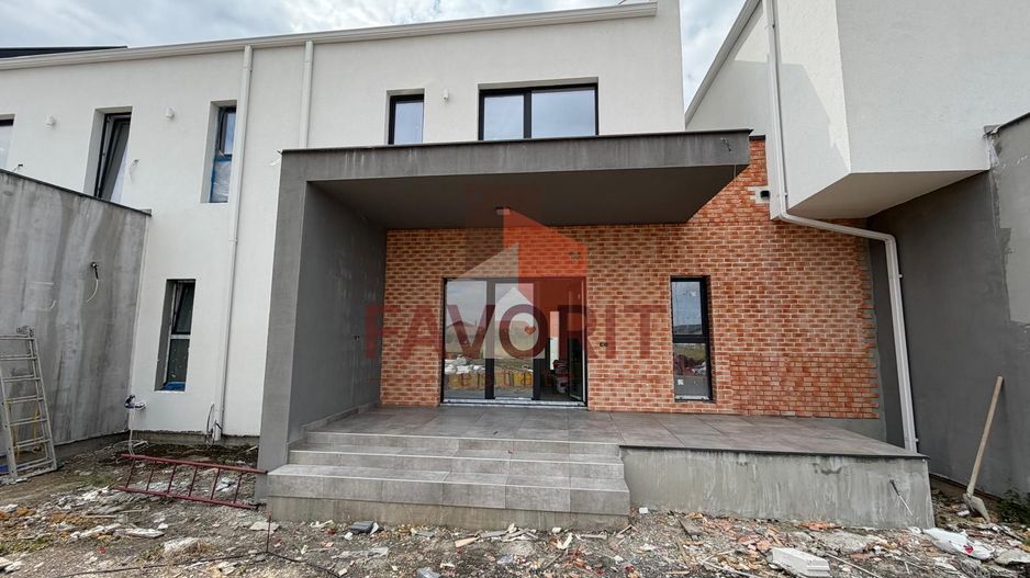Triplex in Sacalaz |  Finisaje premium | 3 camere | Asfalt | 2 terase - Poză 12