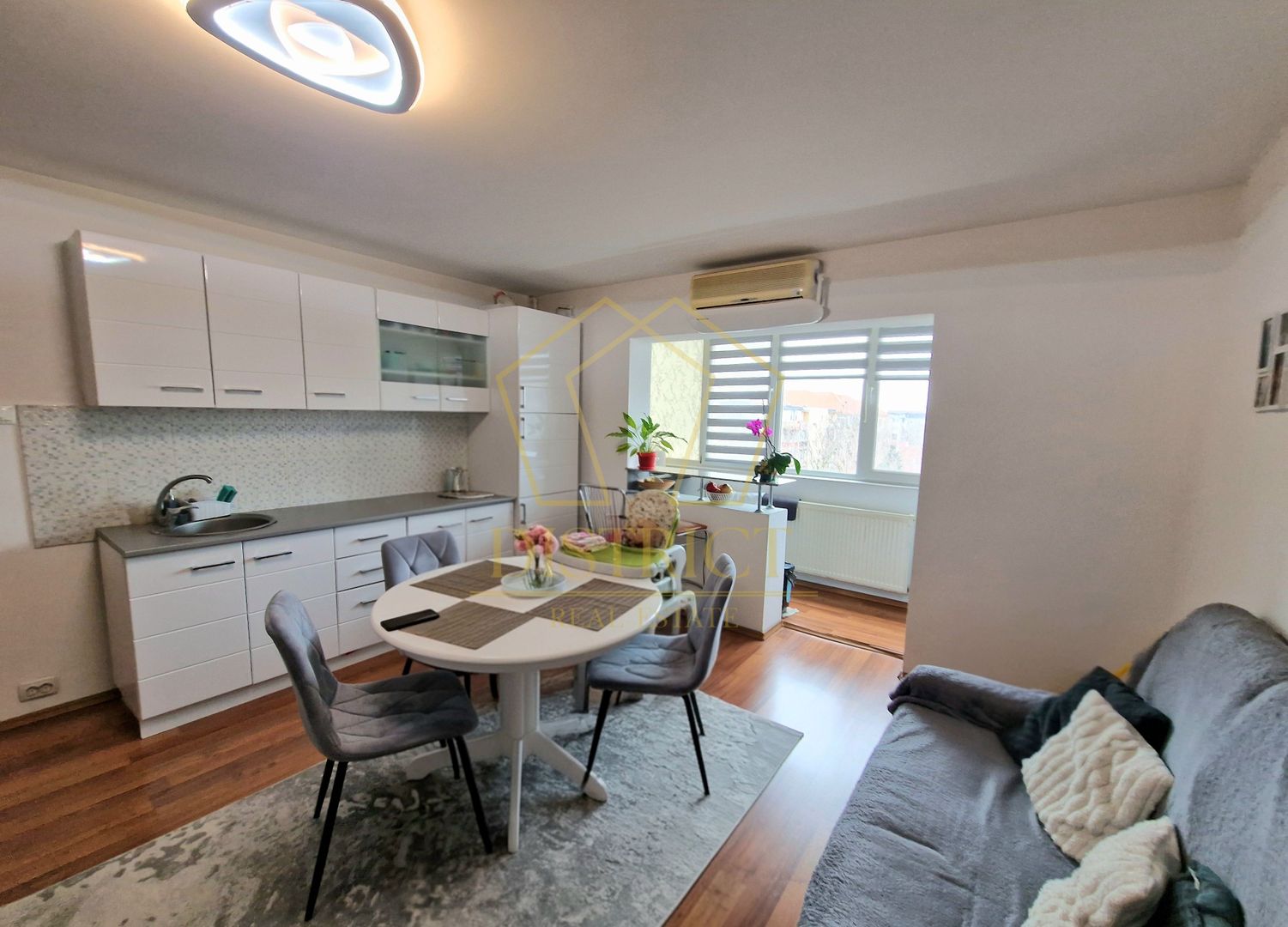 Apartament deosebit cu 3 camere | Calea Sagului - Poză 2