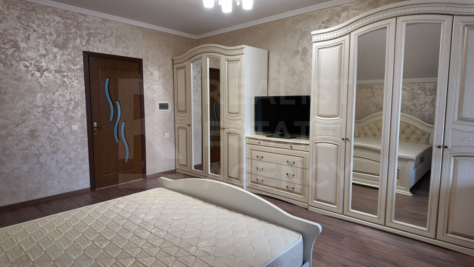 Vânzare spațiu comercial de 1,278mp, str. Feroviara, Ungheni - Poză 4
