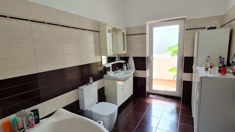 Spațiu pretabil birouri,after school,comercial,etc. - Poză 16