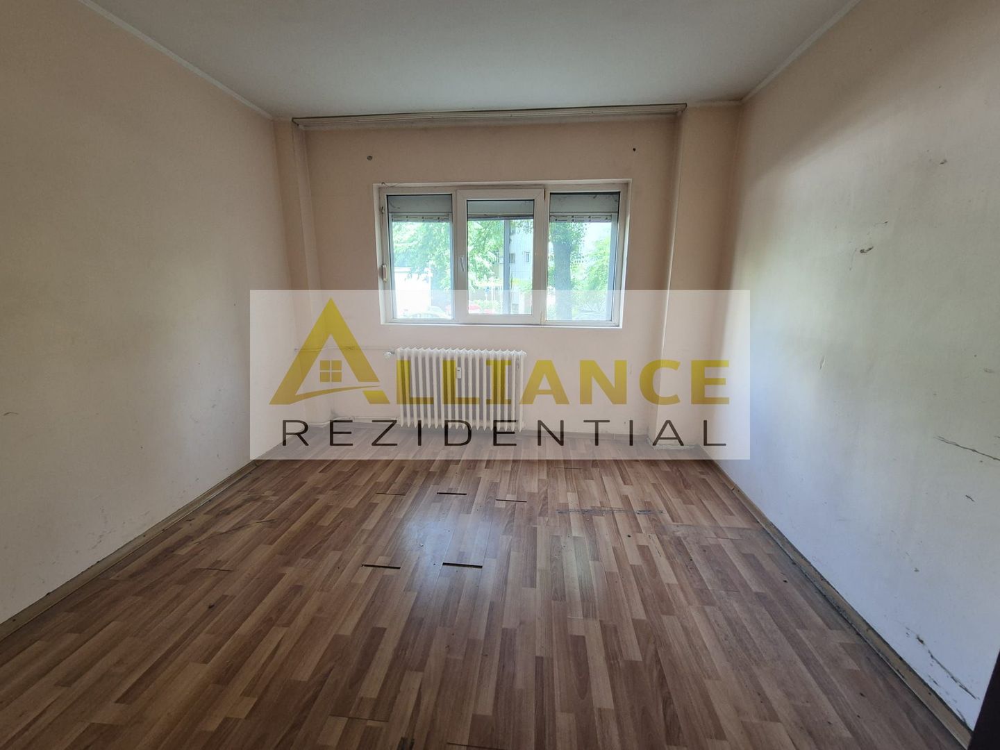 10 MINUTE DE M. TITAN  | 2 CAMERE DECOMANDAT | 92.000€ - Poză 4