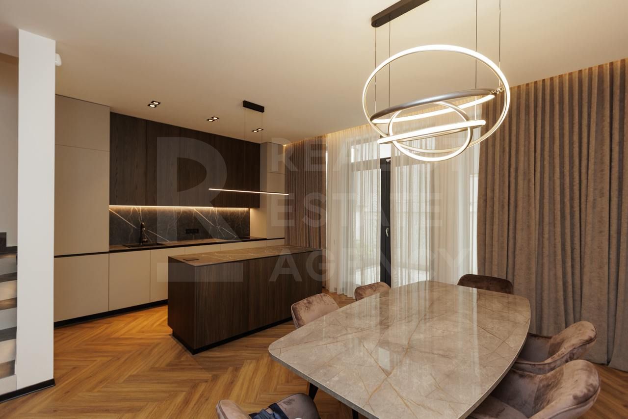 Chirie, apartament, 5 camere, str. Lacului, Centru - Poză 1