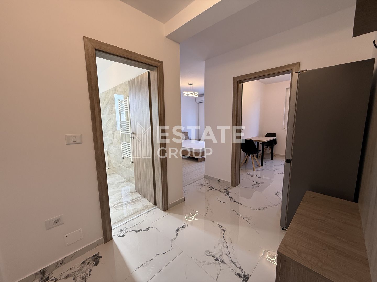 Apartament o camera  Giroc , mobilat si utilat - Poză 9