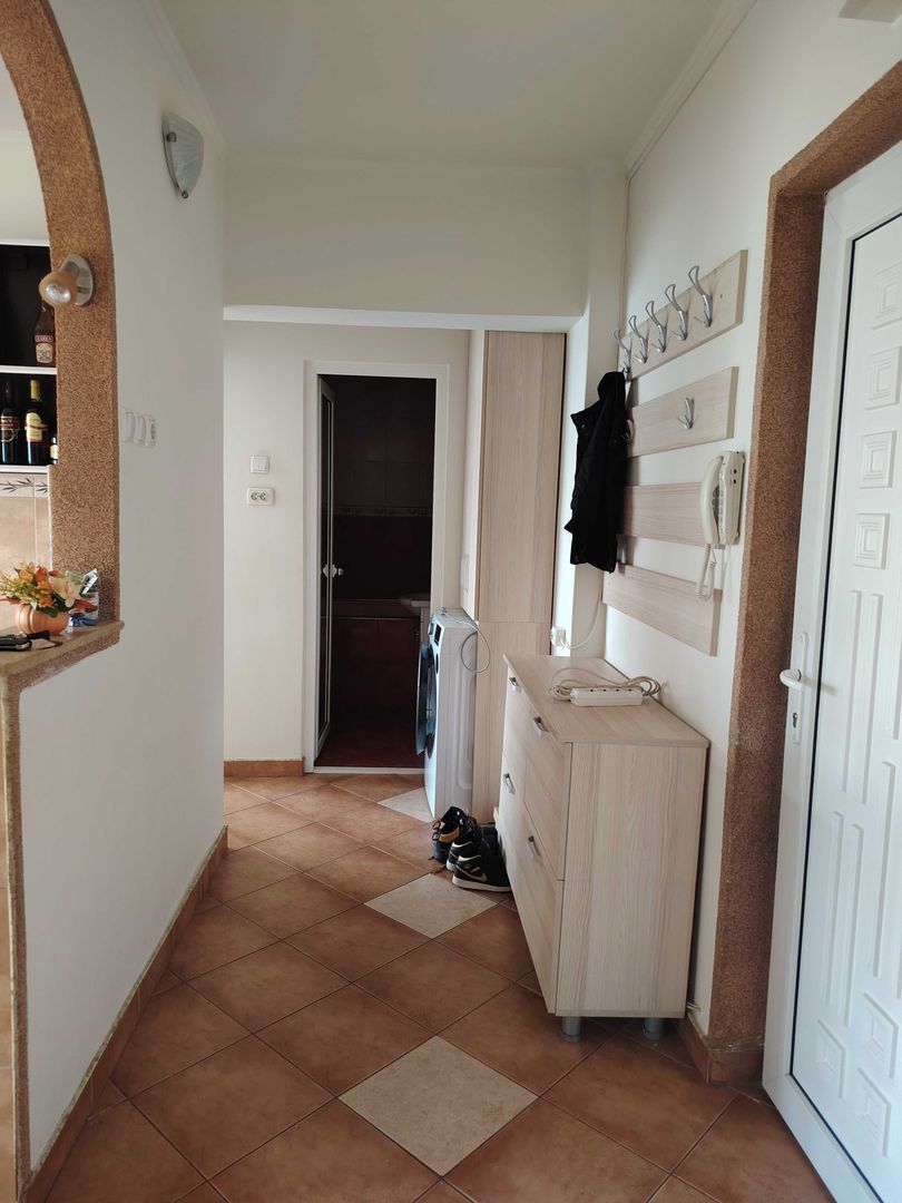 BRASADAS vinde ap 2 cam etaj 4/8,in zona SOARELUI. - Poză 4