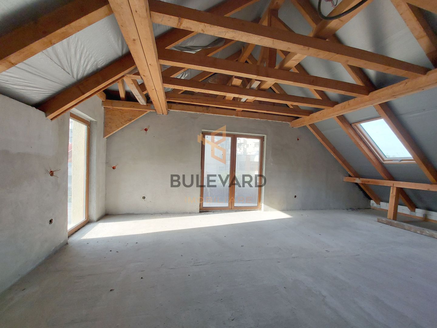 Casa individuala+ birou/spatiu comercial pe Strada 1 Mai! - Poză 13