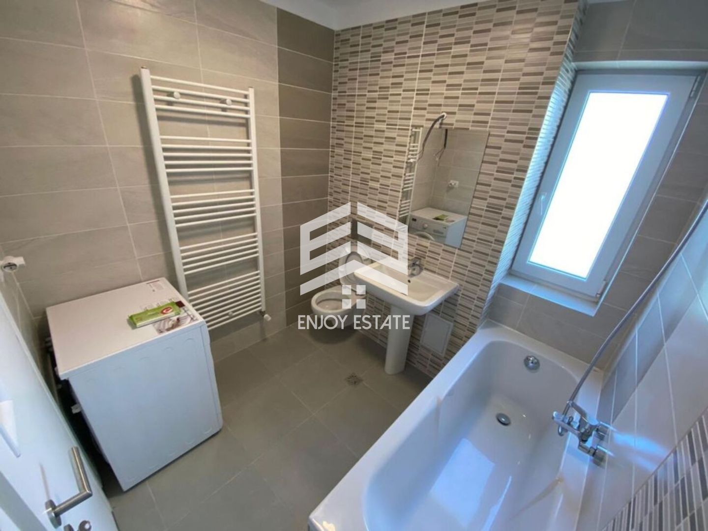 Apartament open space, etaj superior, boxa inclusa - Poză 4