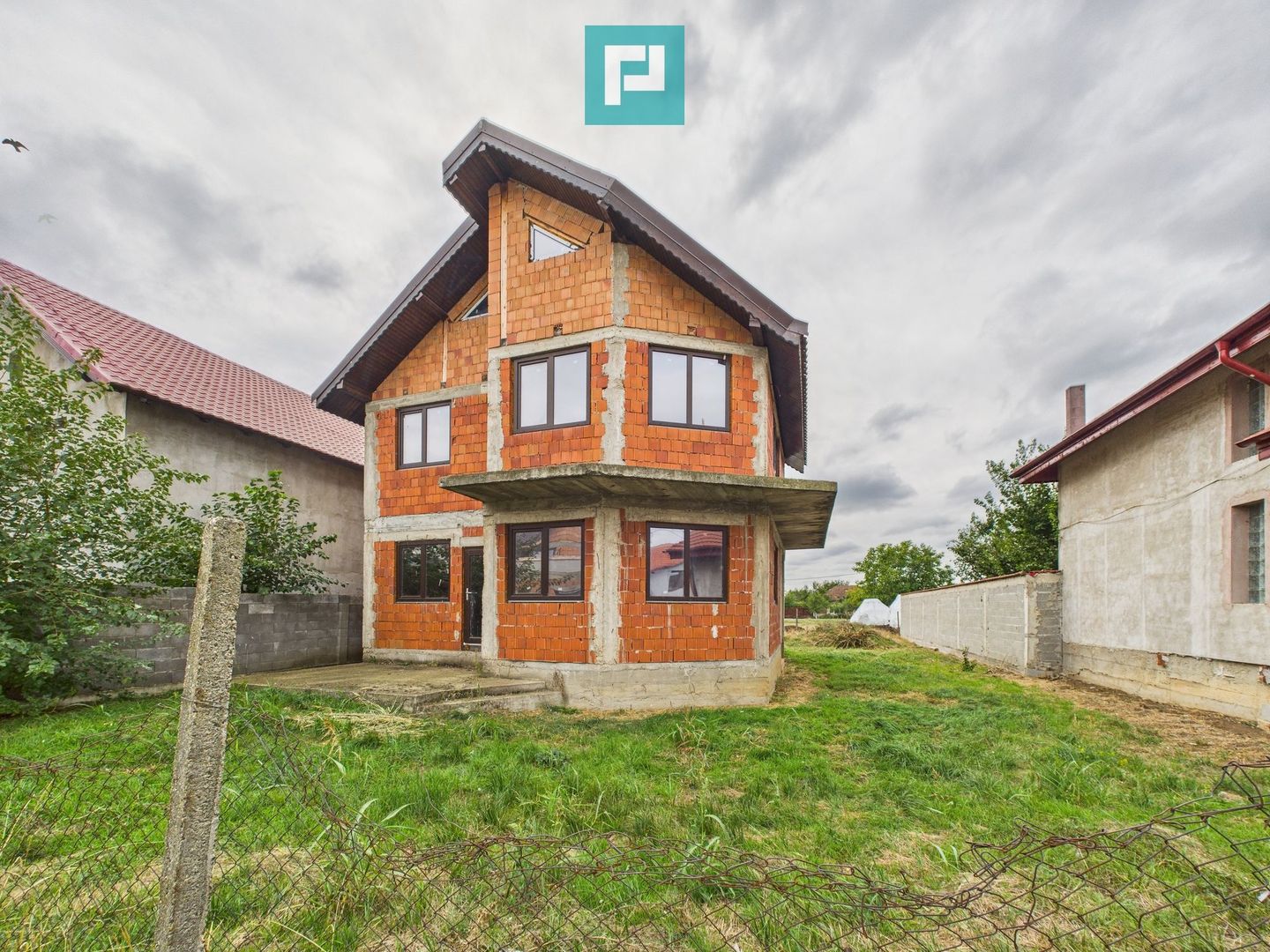 Casă la roşu P+E+M în Şagu - Poză 1