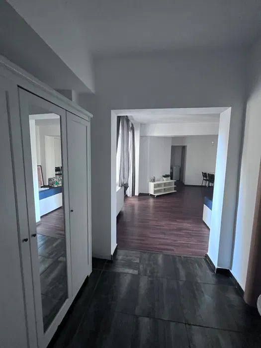 Apartament superb, doua camere, zona Cismigiu - Poză 3