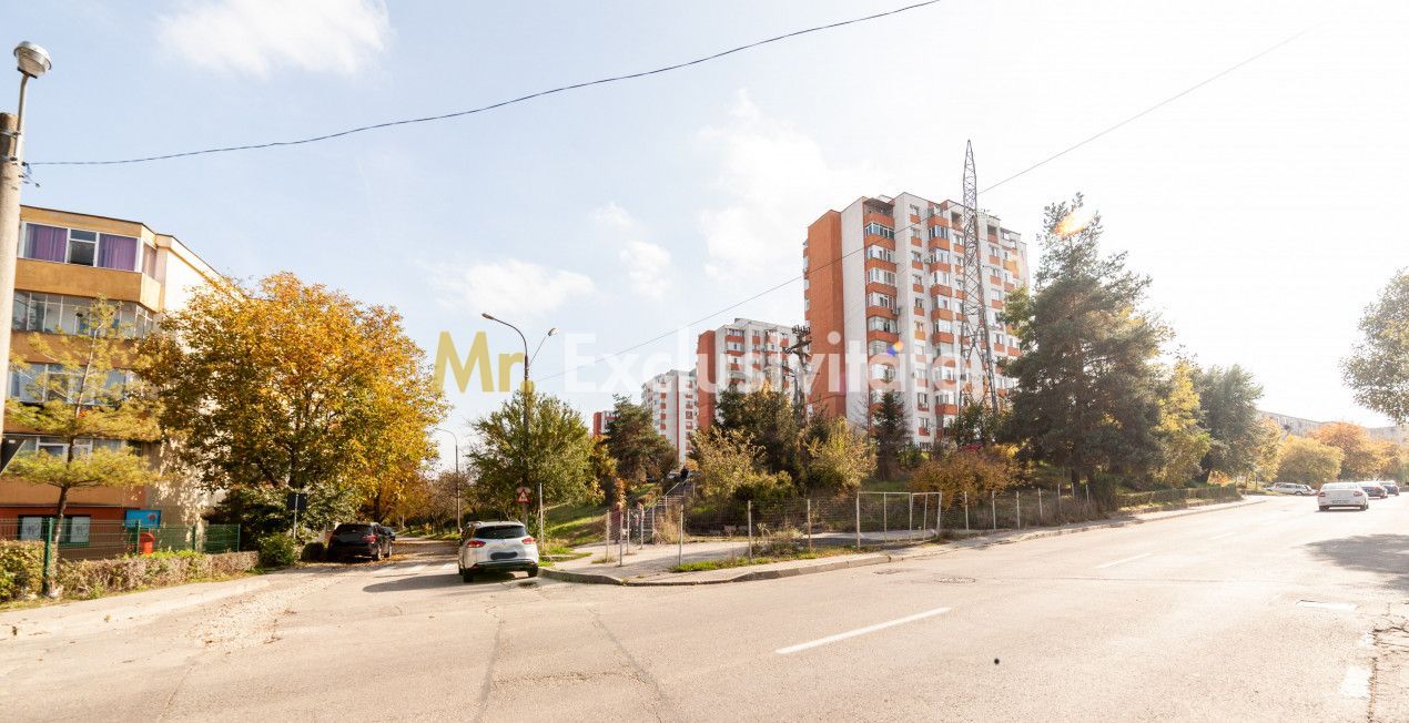 Teren stradal pe colț - Ideal afacere - front stradal mare - Poză 5