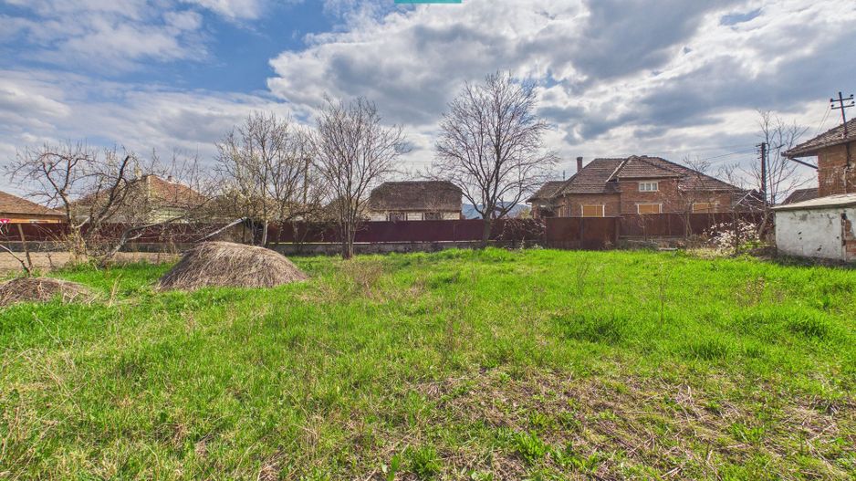 Casă cu teren de 1800 mp, în Buteni, Arad - Poză 7