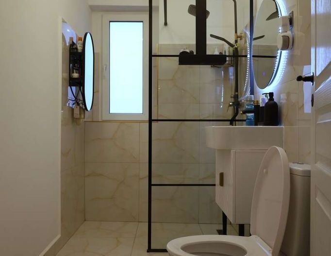 Apartament 3 camere 94 mp, Ultracentral, centrala proprie, bloc fără risc - Poză 9