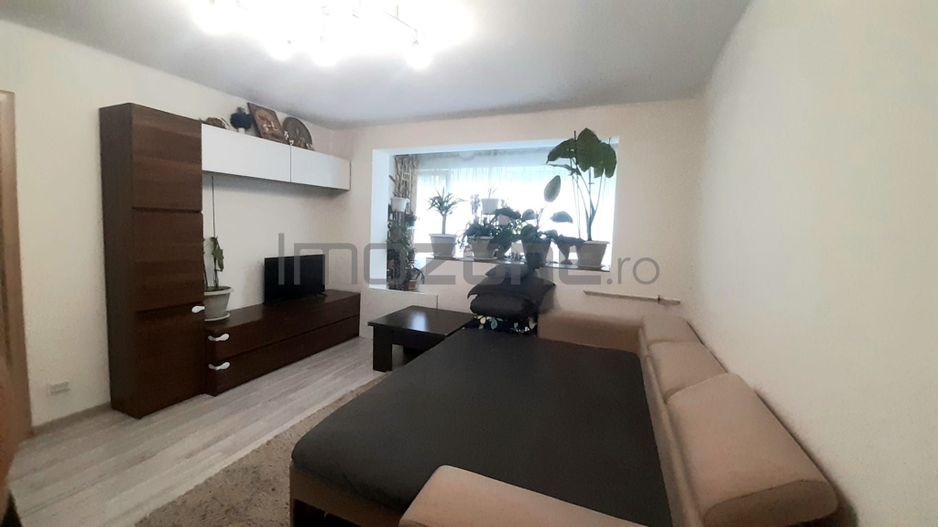 2 Camere,  etaj 4 din 10, decomandat, balcon, Metrou Tudor Vladimirescu - Poză 1