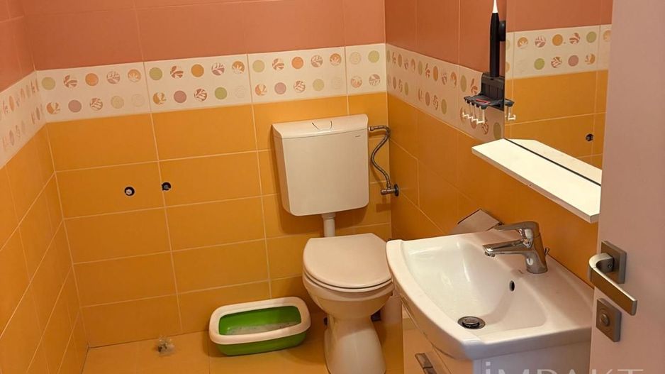 Casa frumoasa de vanzare la curte comuna, zona Centrala! - Poză 10