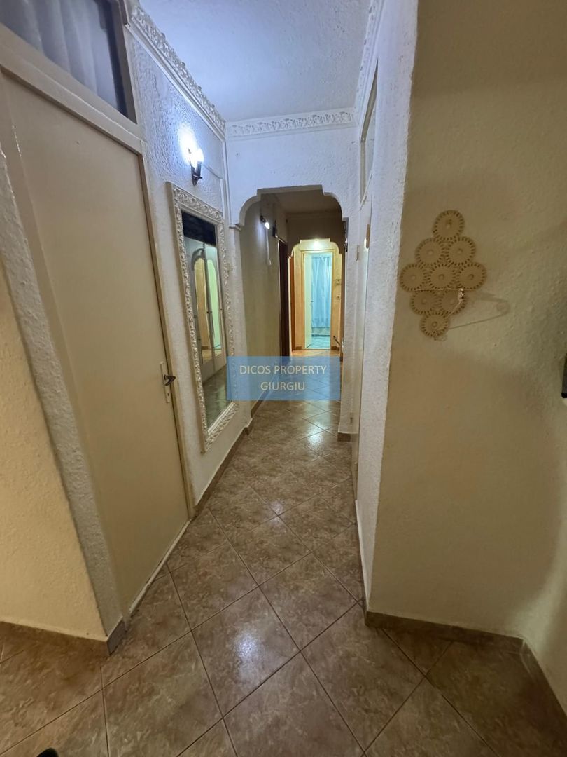 De Vânzare - Apartament 3 Camere, Strada Decebal - Poză 15