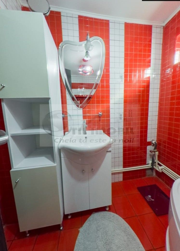 Apartament 3 camere decomandat - 80 mp - Nicolina - 114.000 euro ! - Poză 11