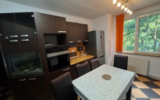 Apartament cu 2 camere, 50mp, decomandat, Zona Fortuna - Poză 8