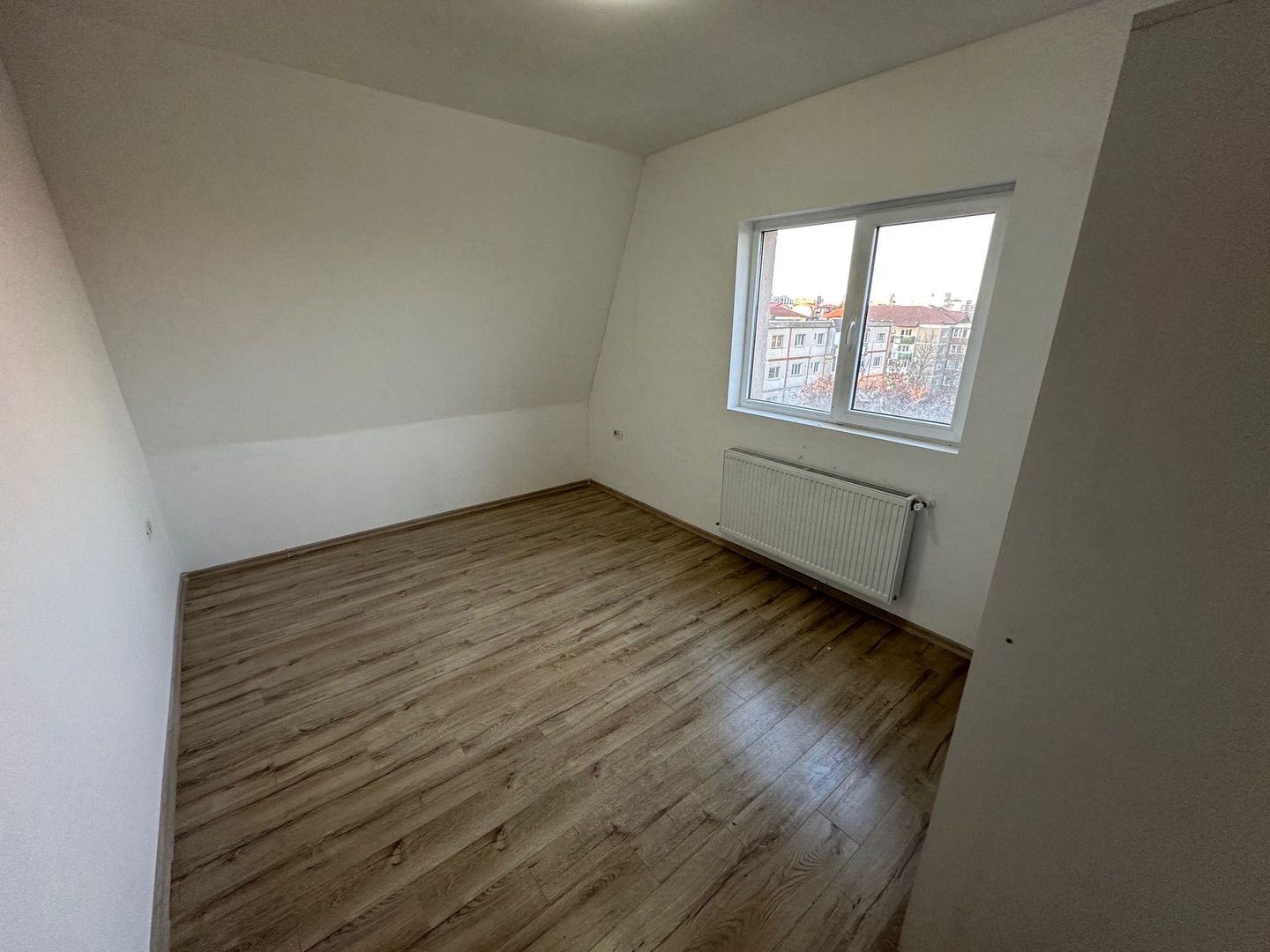 Apartment 3 camere 75 mp utili - Poză 12