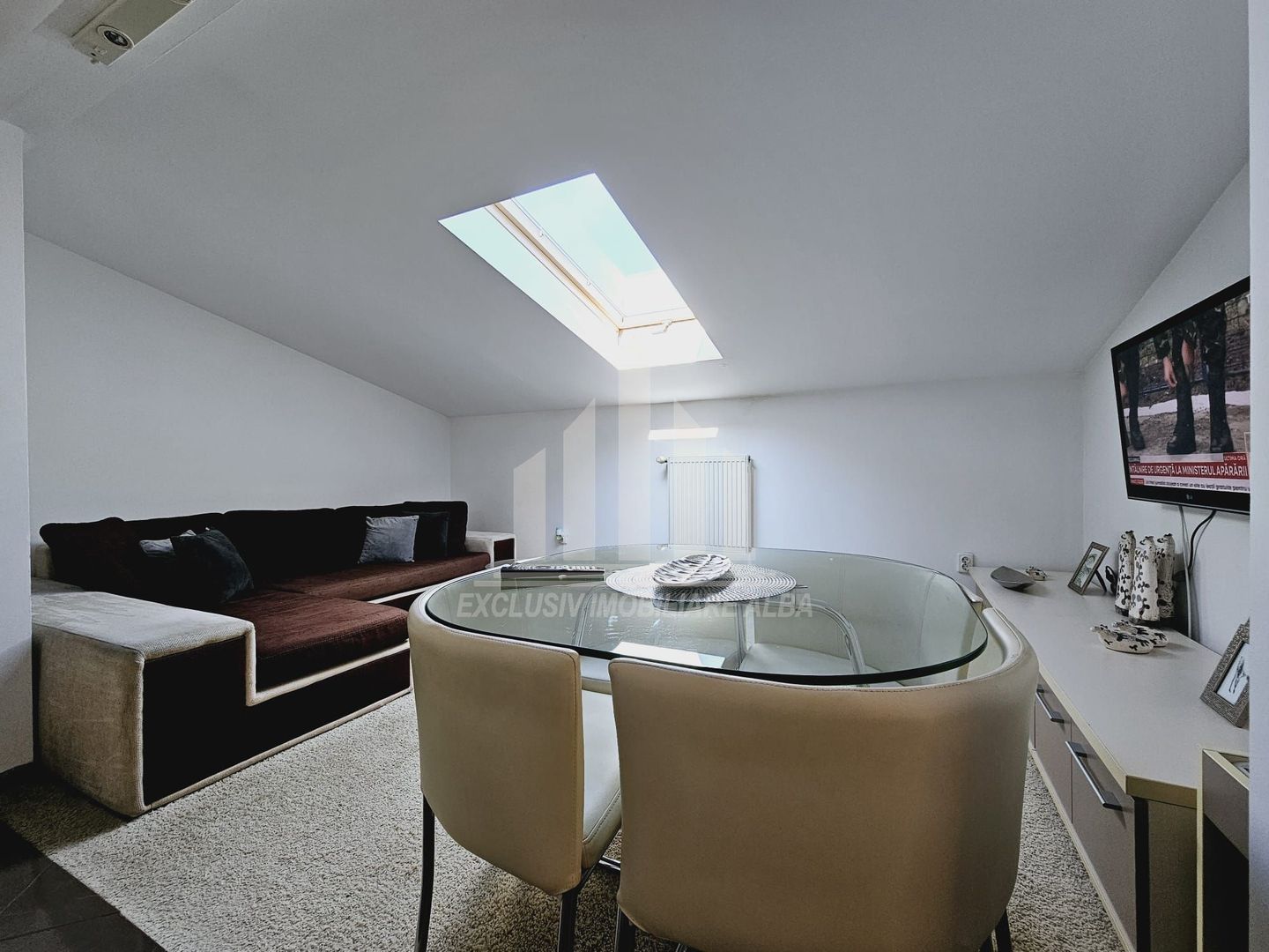 Apartament cu 3 camere decomandate, Cetate - Poză 3