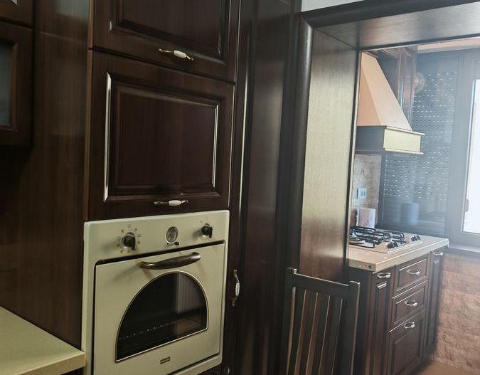 Apartament 4 camere, 2 bai, 2 balcoane, boxa, 84mp, bloc1983 Titan -Prevederii - Poză 1