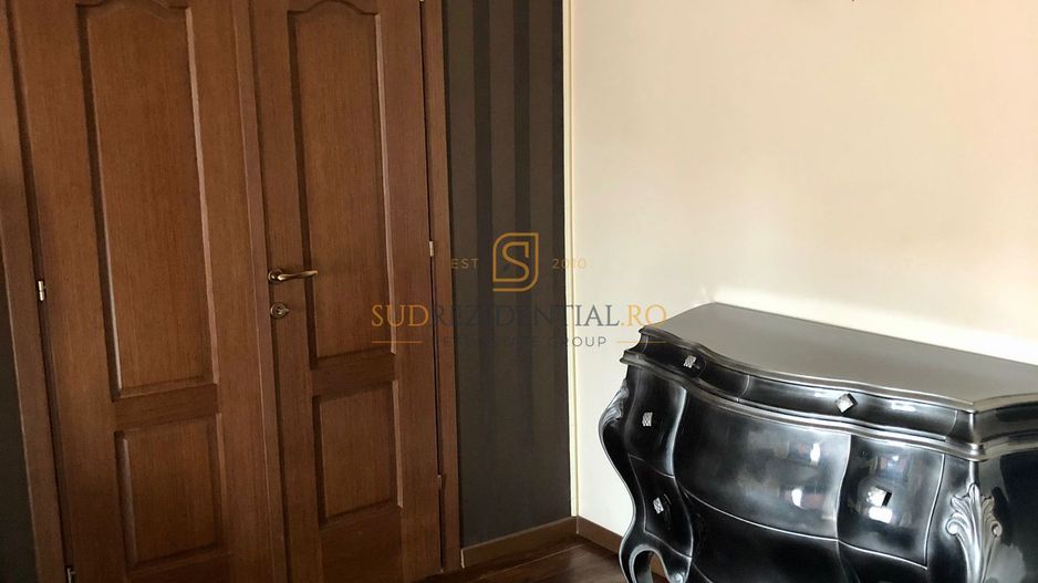 3 Camere,  Natiunile Unite - Palatul Parlamentului, Mobilat lux - Poză 18