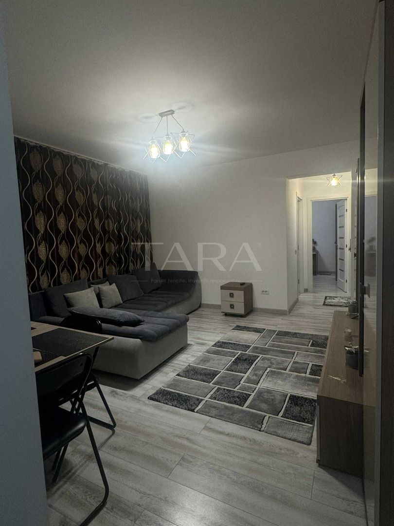 Apartament 2 camere, mobilat și utilat complet, loc de parcare, balcon - Poză 2
