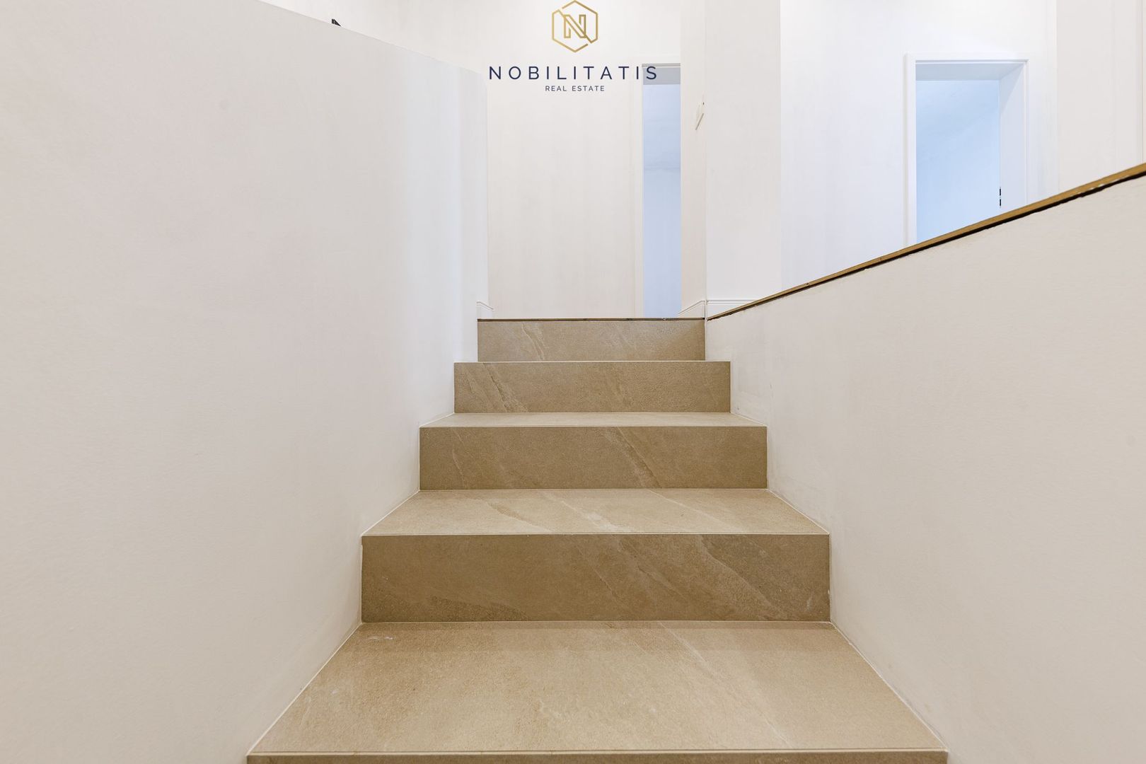 Duplex de vanzare la liziera padurii - 130 mp, 4 bai & 4 dormitoare - Poză 17