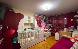 Apartament cu 3 camere de vânzare în zona Rogerius, Oradea - Poză 3