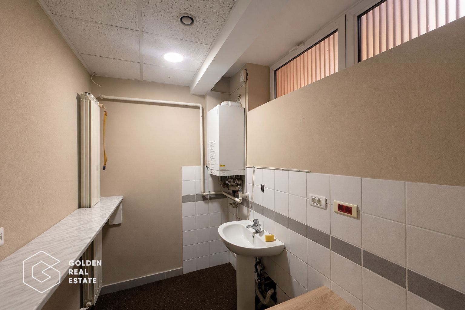 Oportunitate!Spatiu comercial central, 160mp, 5 camere, centrala proprie,parcare - Poză 12