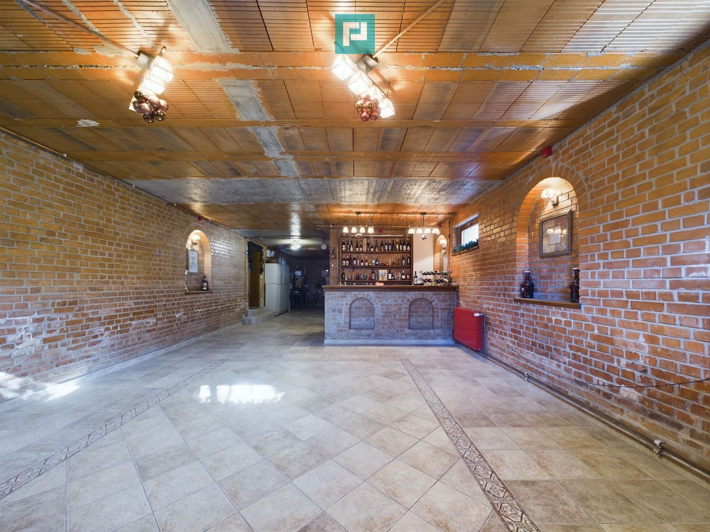 Vilă/casă cu 6 camere 400mp în Dumbrăvița - Poză 25