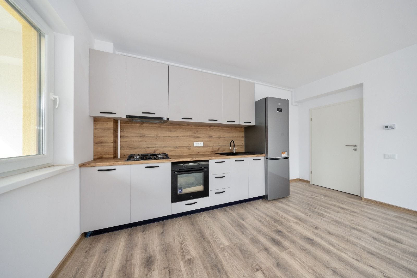 Studio 58 mp utili | 2 balcoane | Loc de parcare inclus | Zonă Coresi - Poză 5