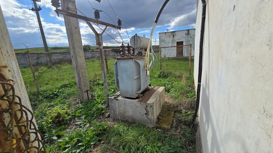 Teren+clădiri 60.000 mp.18 euro mp.deschidere la autostradă, - Poză 4