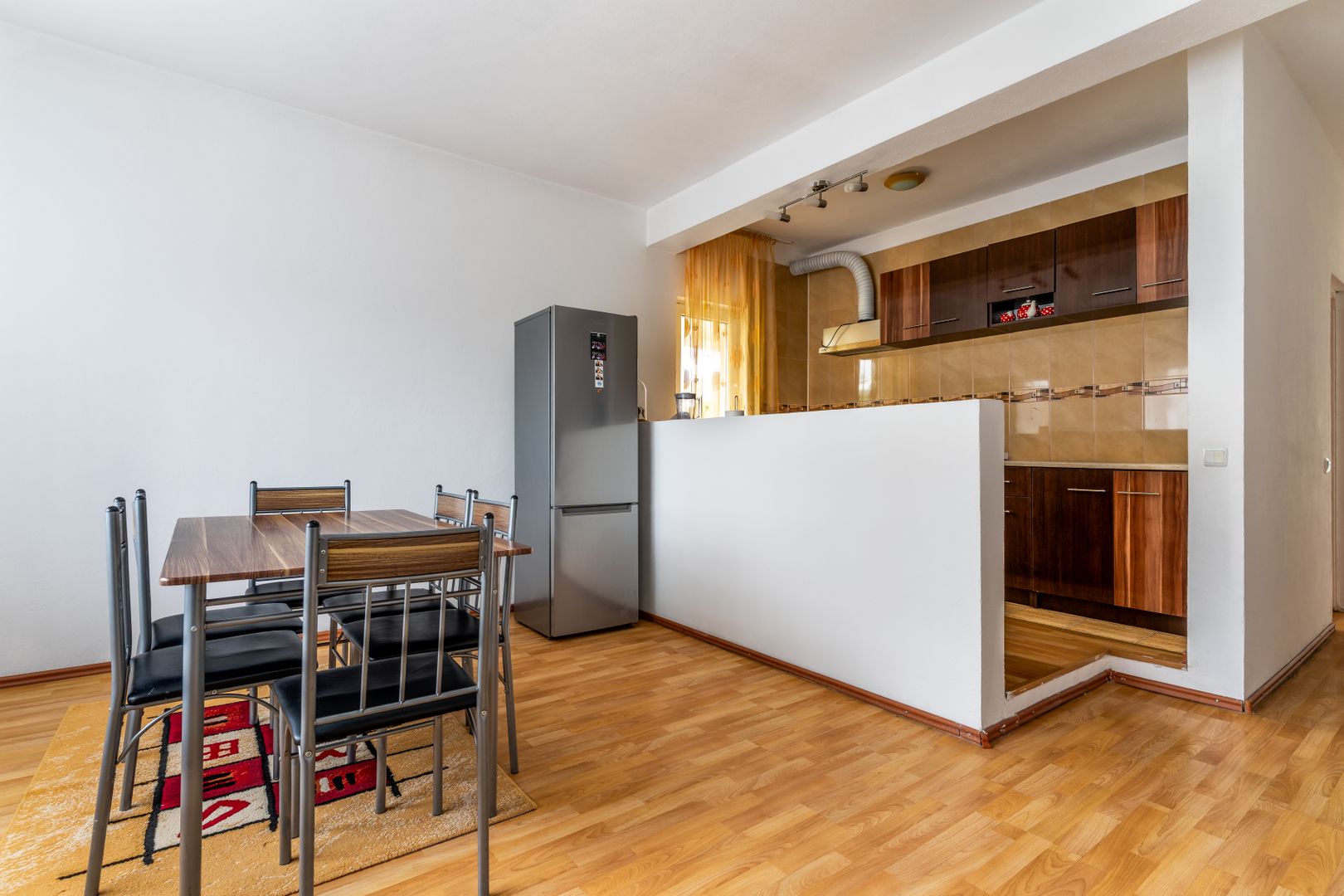 Casa cu 10 camere de vanzare pe str. Corneliu Coposu - Poză 8